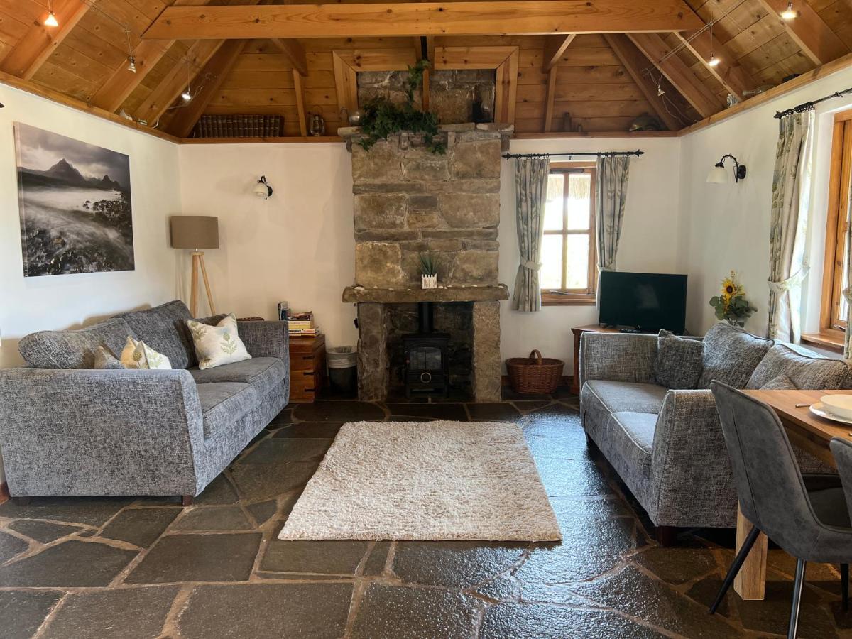 Tigh Phadraig At Marys Thatched Cottages Elgol Екстериор снимка