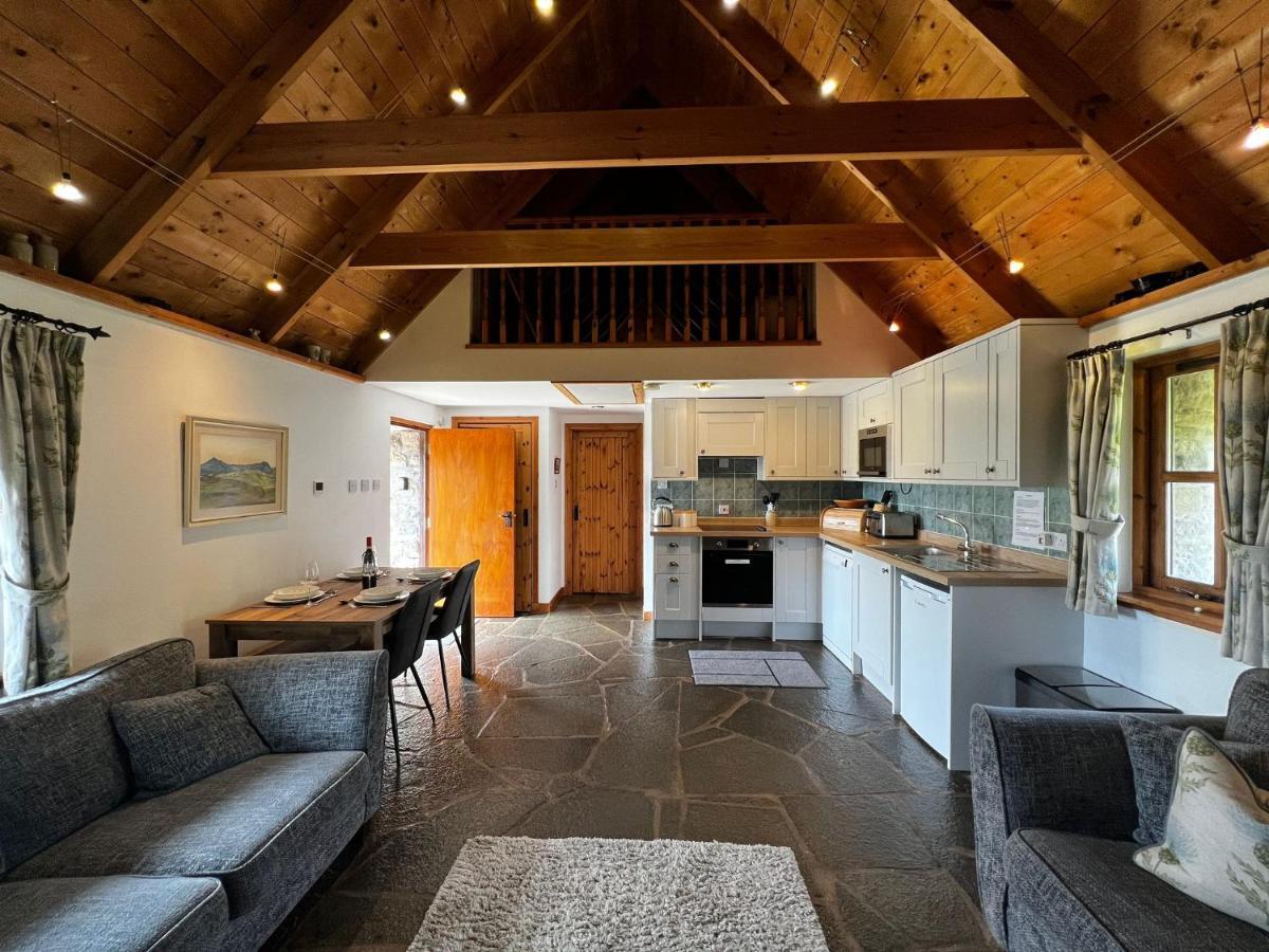 Tigh Phadraig At Marys Thatched Cottages Elgol Екстериор снимка